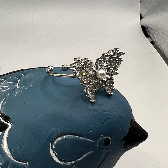 Adjustable Butterfly‎ Ring NEW - Picture 1 of 4